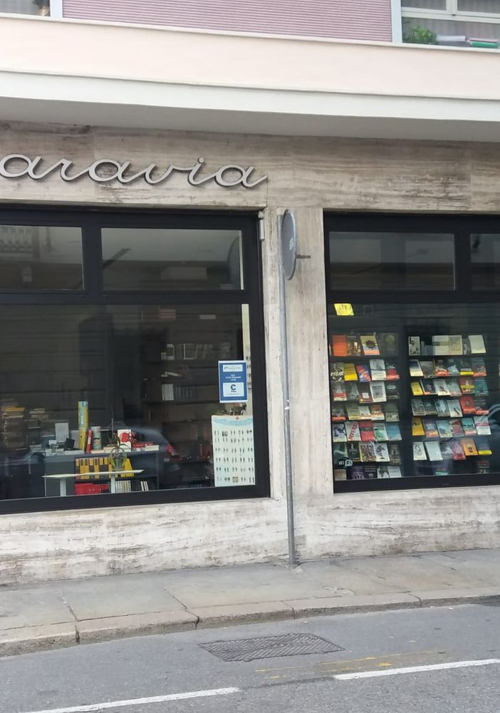 Chiude la libreria Paravia: &quot;Un'istituzione: se ne va un pezzo di storia di Torino&quot;