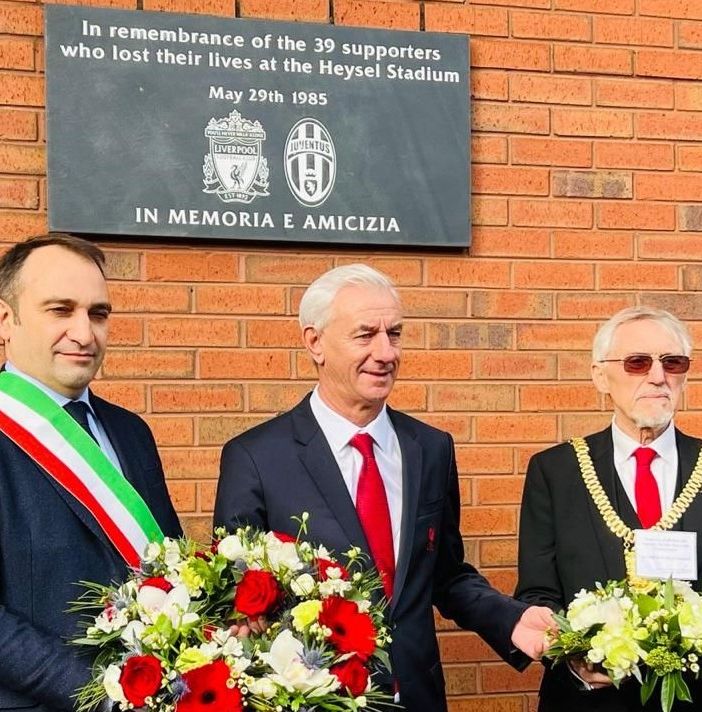 il sindaco lo russo a liverpool
