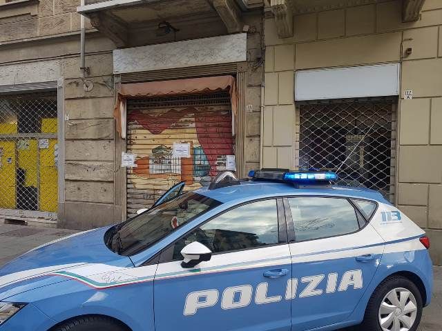 locale chiuso - foto d'archivio