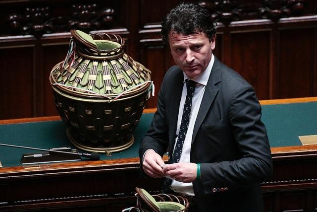Luca Pastorino (LeU): “Italiaonline rappresenta il dramma del paese che svende le aziende pubbliche senza garanzie ai criminali sociali”