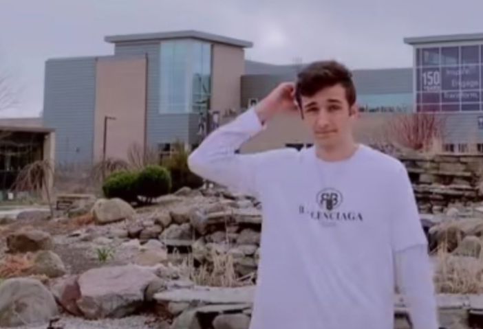 foto tratte da Tik Tok