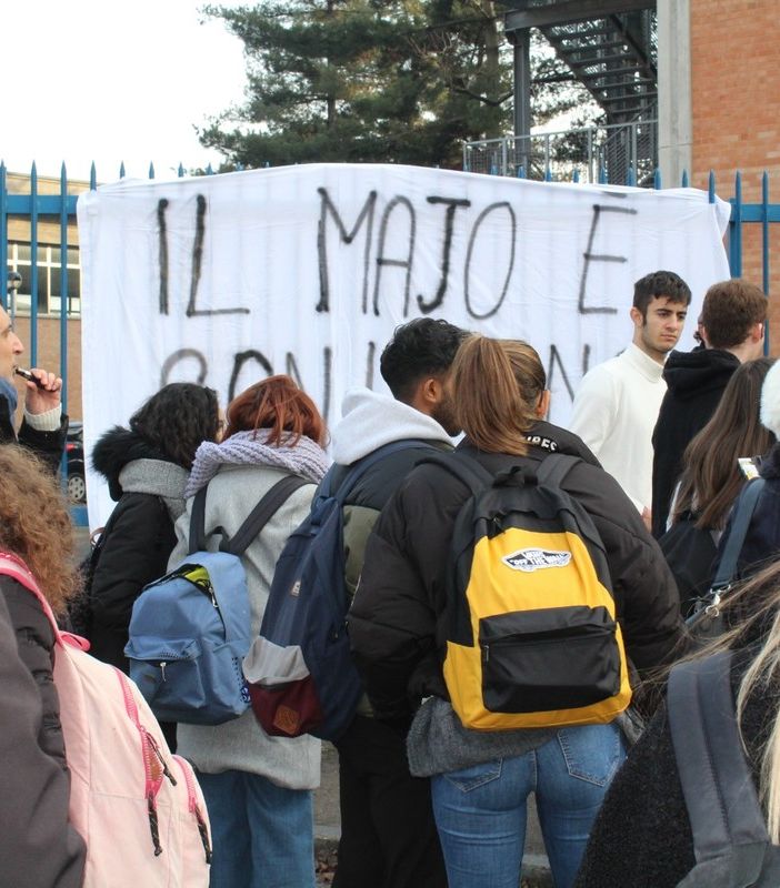 l'esterno del Majorana di Moncalieri - foto di repertorio