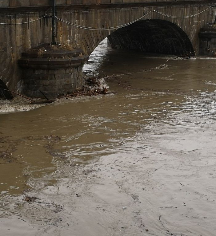 Maltempo a Torino, prevista nel tardo pomeriggio la piena del Po