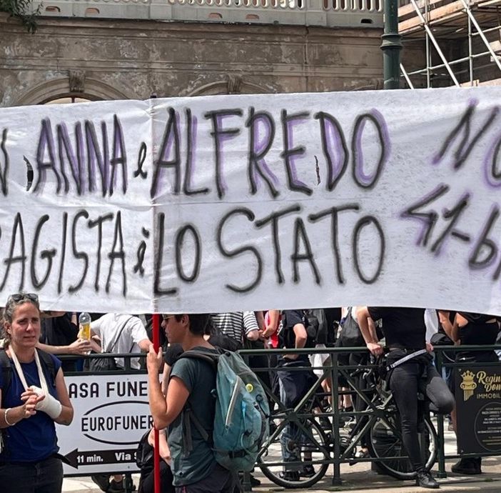 Anarchici in corteo per la Palestina e contro il 41bis. Esposto lo striscione &quot;La Resistenza vive. Free Gaza&quot; [FOTO]