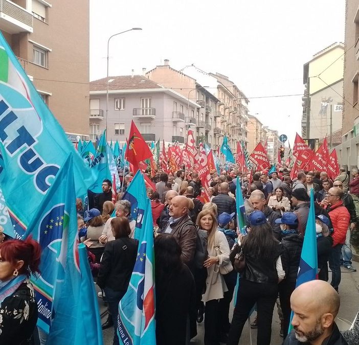Via Genova come simbolo per urlare basta alle morti sul lavoro: &quot;Non c'è opera che valga una vita&quot;