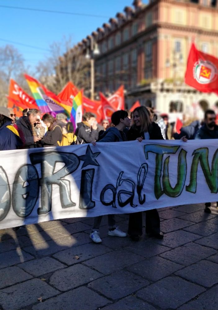 L'onda No Tav a Torino: &quot;C'eravamo e ci saremo sempre: la Val di Susa è nostra e la difenderemo&quot;