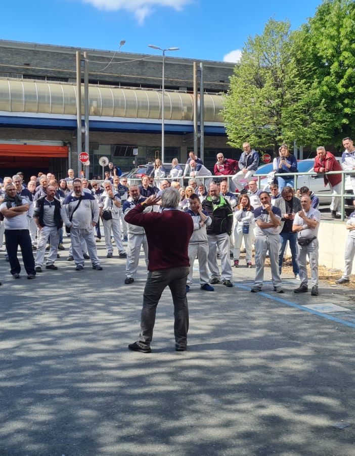 assemblea operai a Mirafiori Carrozzeria