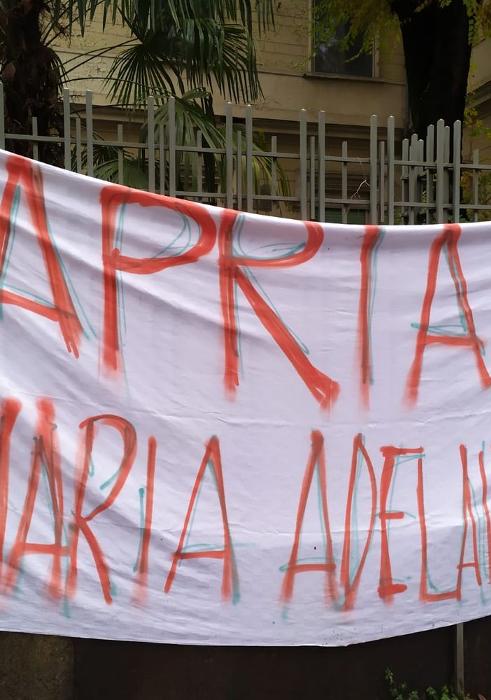 “Il sonno della Regione genera morti”: presidio davanti al Maria Adelaide per chiederne la riapertura (FOTO)