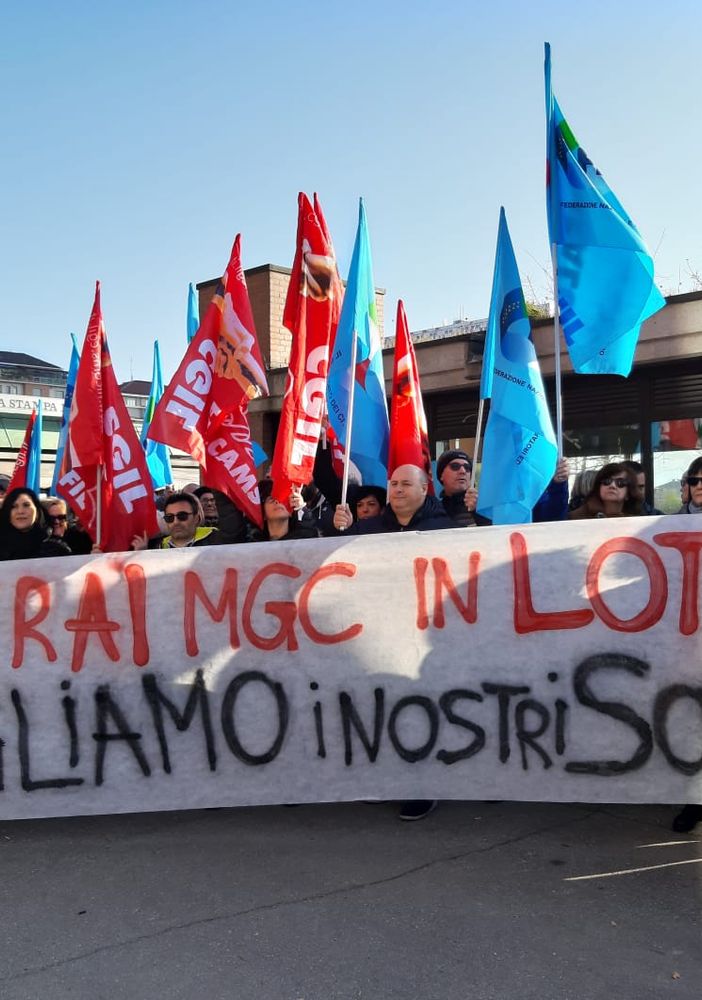 Presidio Manital Idea Ivrea davanti al Tribunale: &quot;Dateci i nostri stipendi&quot;
