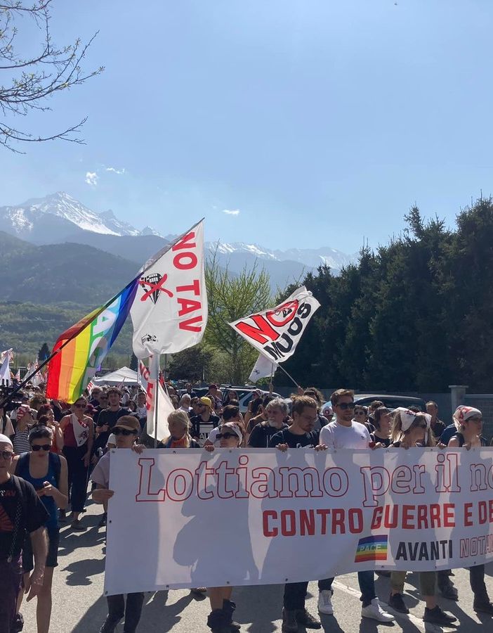 striscione no tav