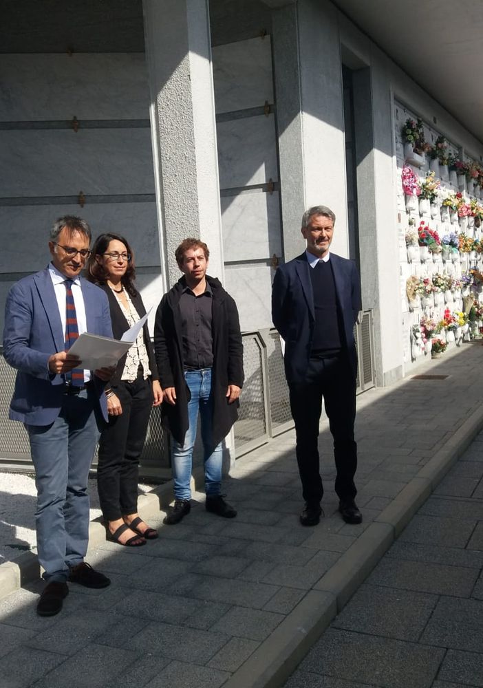 Ai cimiteri Monumentale e Sassi, dodici tombe di famiglia con un ribasso del 25%