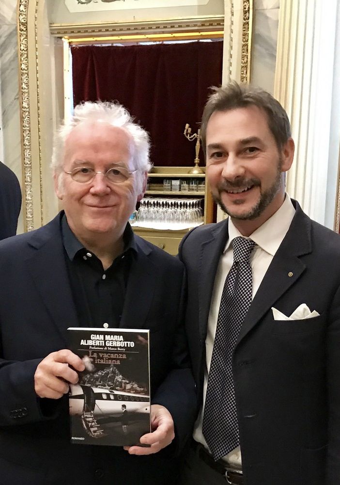 Lo scrittore Massimo Tallone, a Torino, ha presentato il libro di Aliberti Gerbotto