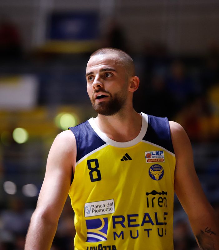 Basket, la Reale Mutua rinnova fino al 2026 con Matteo Schina