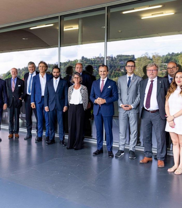 Una delegazione della Dubai Chamber in visita al Mauto di Torino
