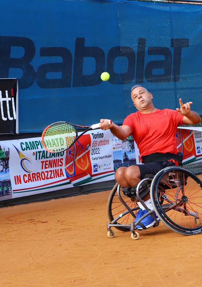 Atleta paralimpico carrozzina