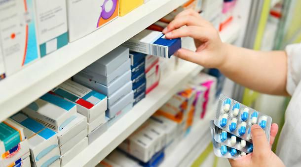 Antidepressivi, ansiolitici e ormoni come cura dimagrante: nei guai un medico torinese
