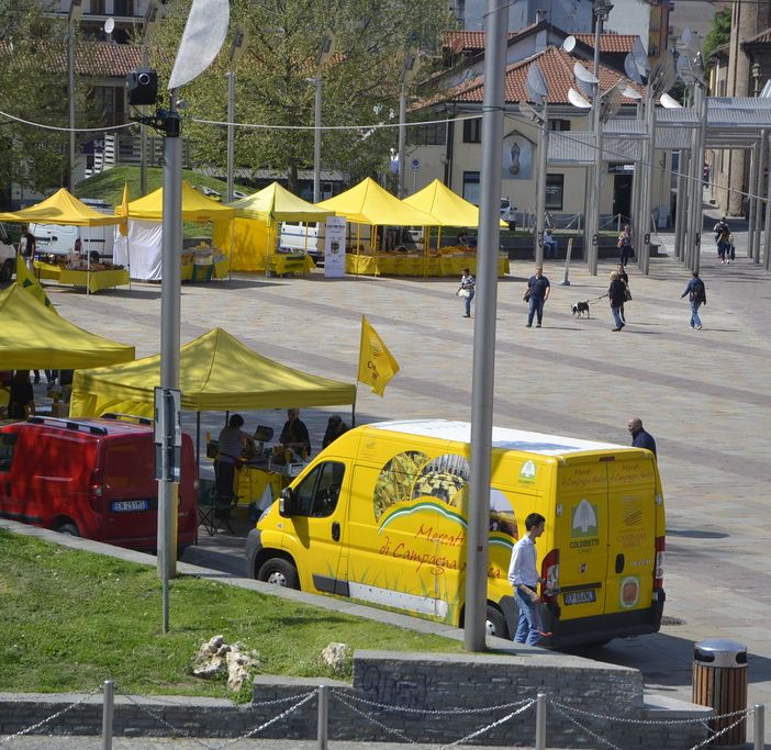 Inaugurato a Nichelino il mercatino delle delizie