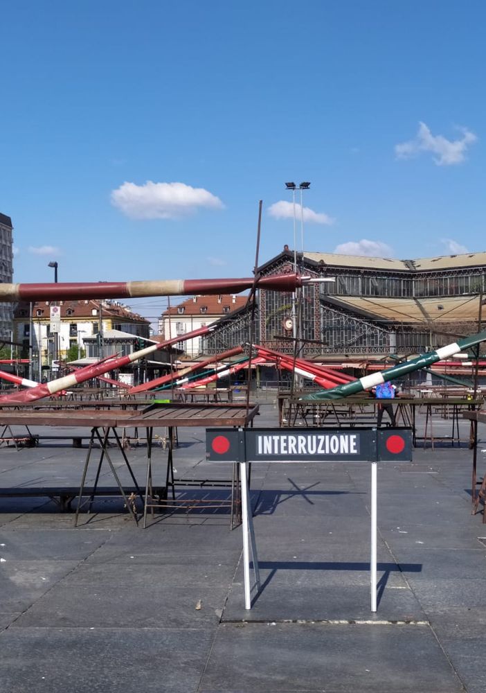 Coronavirus, al via la riapertura dei mercati torinesi con recinzione e accesso limitato