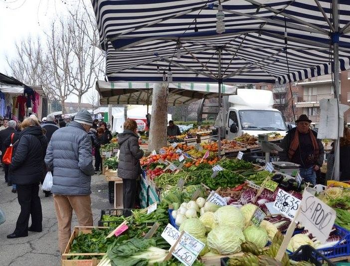 Grugliasco, i mercati &quot;scordano&quot; il Covid: dal 4 luglio torna la disposizione pre-emergenza