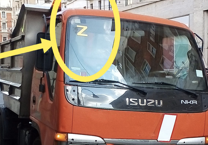 La lettera &quot;Z&quot; sui mezzi Amiat - Foto di Maurizio Alberti