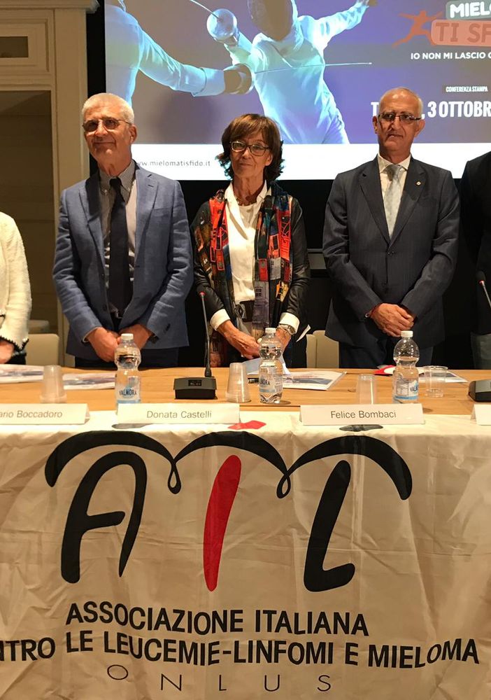 “Mieloma ti sfido”: a Torino i big della scherma nella campagna di sensibilizzazione contro il tumore del sangue