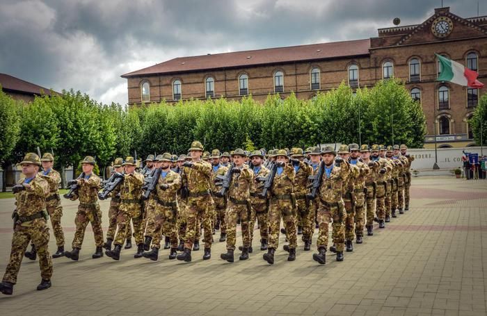 Come creare una forza armata europea: riflessioni e proposte per una politica militare dell'UE