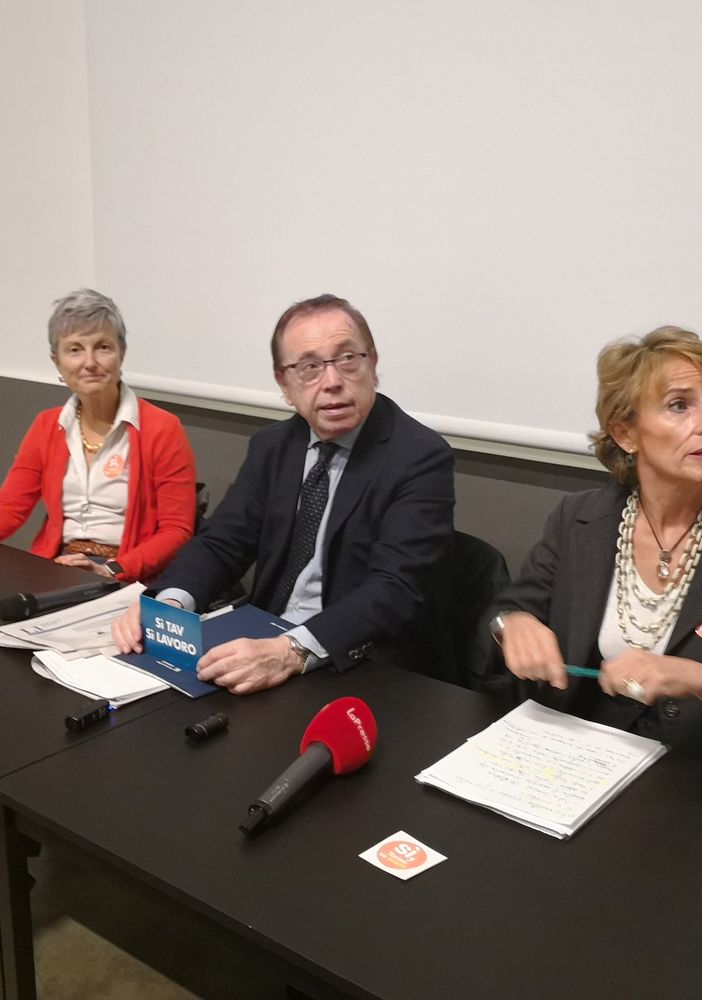 Onda Sì Tav in piazza Castello: &quot;Nessuna bandiera politica, unici vessilli quelli dell'Italia ed Europa&quot;