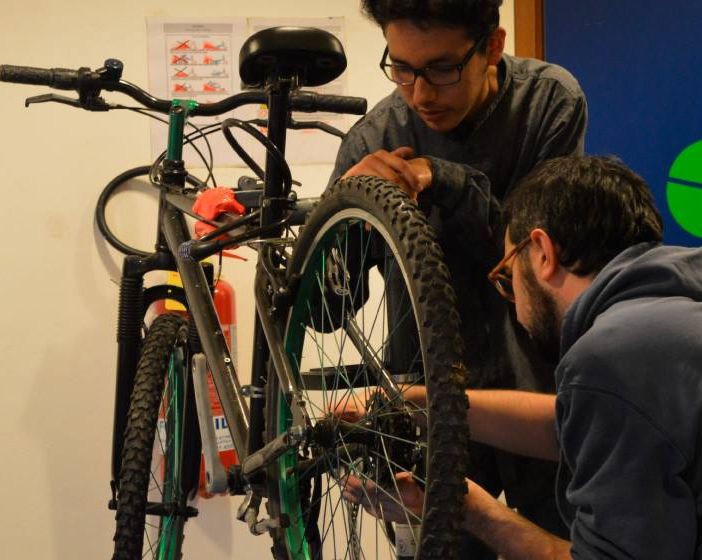 Biciclette, cultura e farina: la nuova ricetta dell'imprenditoria sociale a Mirafiori Sud