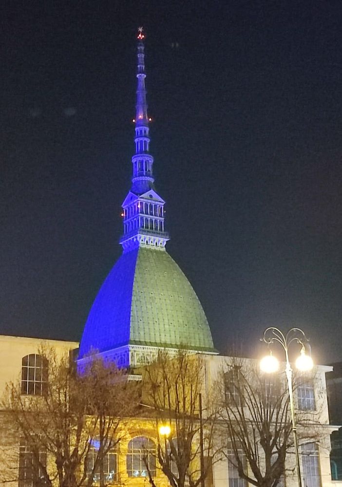 Sabato 25 marzo la Mole si illuminerà con i colori della Grecia