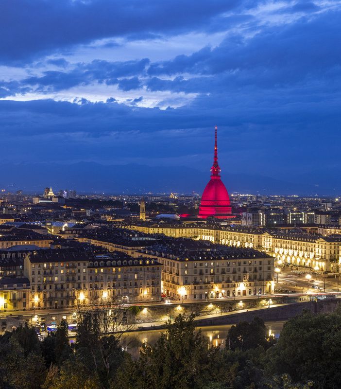 Giornata mondiale patologie eosinofile, a Torino la Mole illuminata di magenta