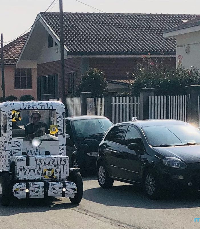 Mole Urbana, il prototipo di urban car si aggira per le vie di Torino per le prove su strada