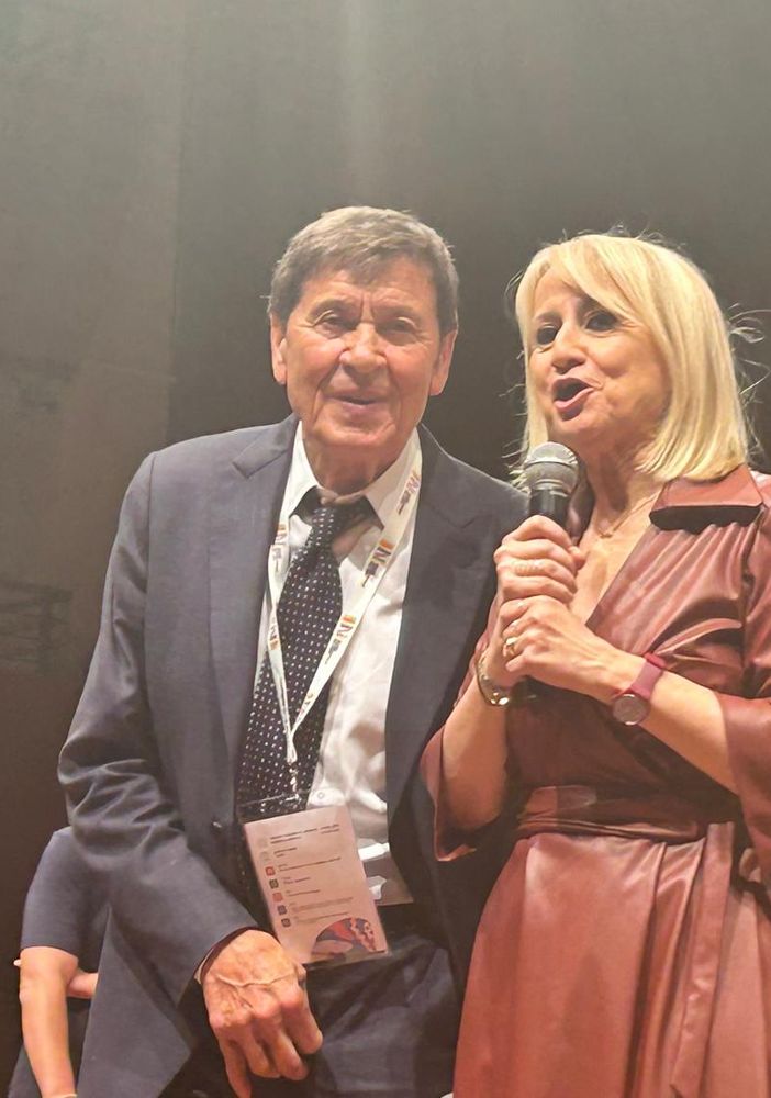 Gianni Morandi al Salto2024 ricorda Marcello Marchesi e 'duetta' con la Littizetto