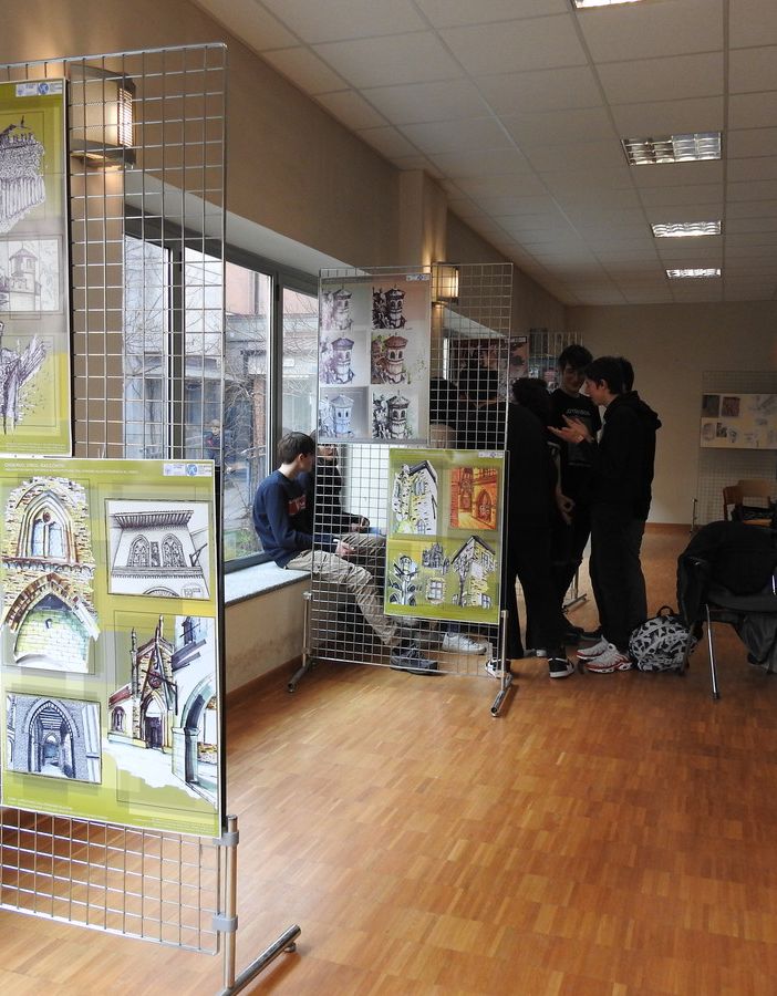 Liceo &quot;Cottini&quot; e Politecnico raccontano in mostra il Borgo Medievale, guidati da occhi non vedenti
