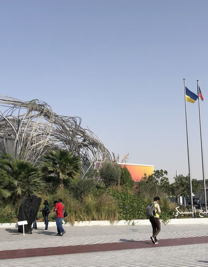 La Repubblica Ceca ha issato la bandiera ucraina accanto alla sua