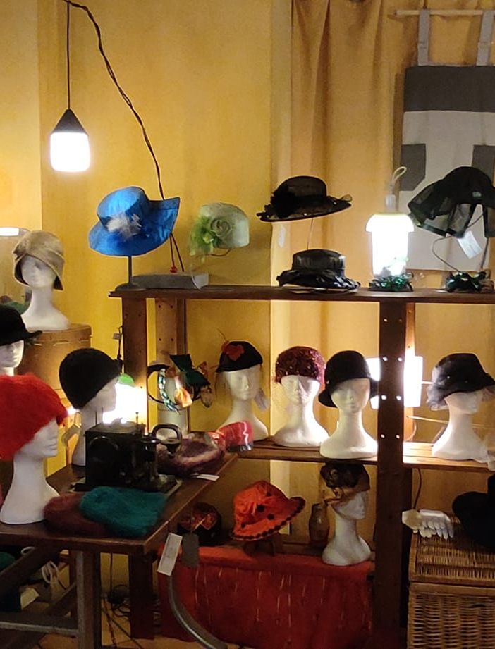 Chiude l'Atelier di cappelli di Nina Tauro: addio a un altro storico negozio di San Salvario