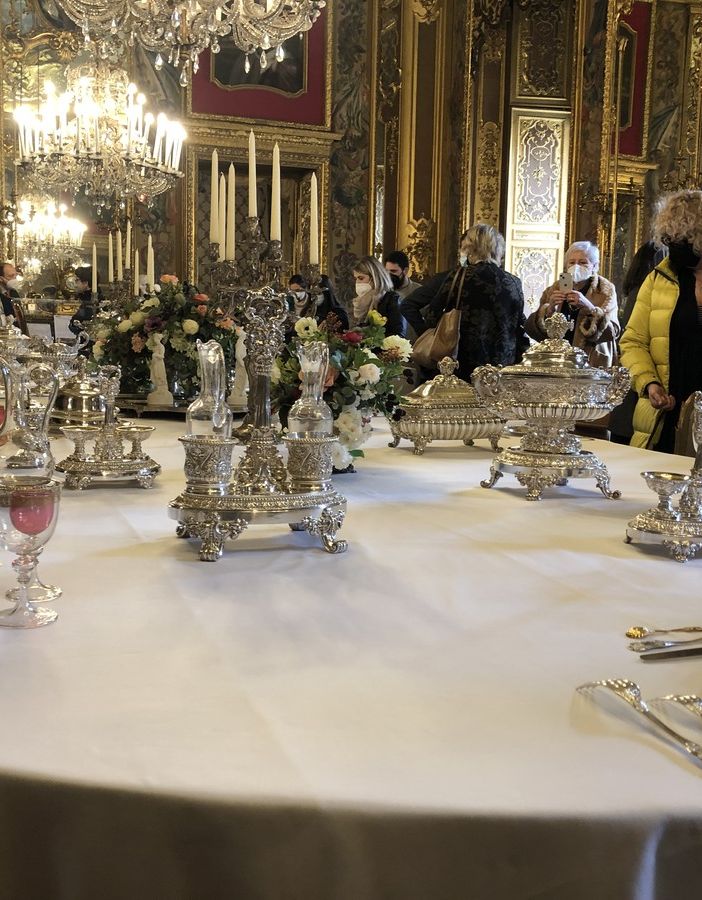 Palazzo Reale &quot;apparecchia tavola&quot; con il servizio d'argento di Re Carlo Alberto [VIDEO E FOTO]