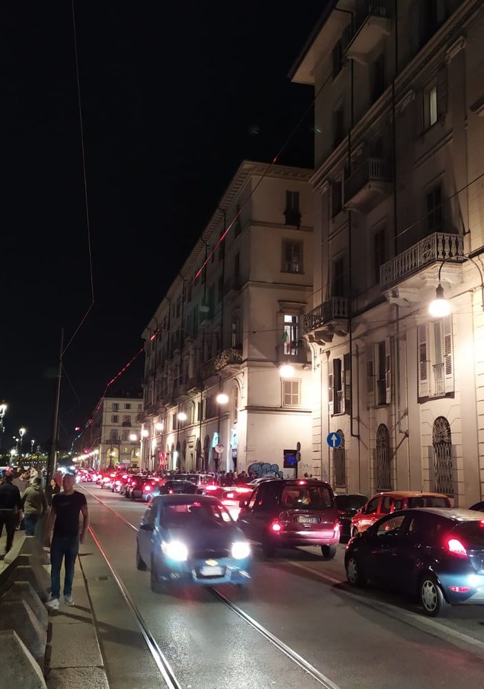 Ad un locale contestata la vendita di alcol in contenitori di vetro e dopo le 24