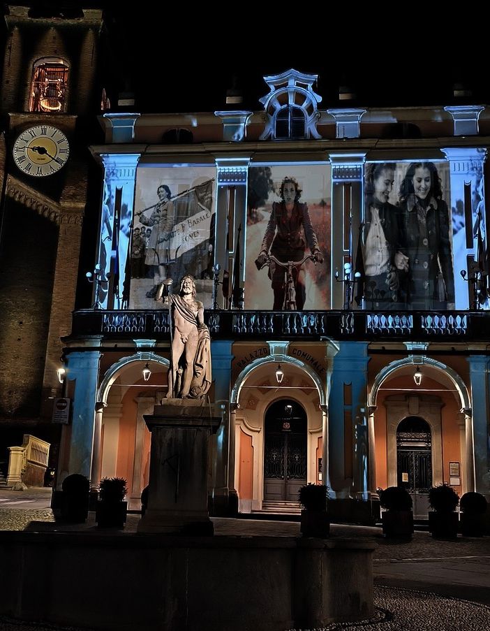 Moncalieri celebra il 25 Aprile con un videomapping delle donne partigiane