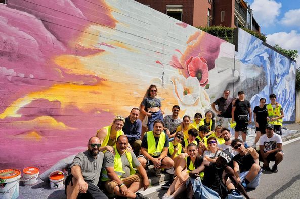 I ragazzi dello StreetLab realizzano il murale della pace a Beinasco
