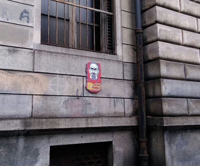 Non si placa la polemica su Lombroso e il suo museo: sui muri compare una piastrella &quot;offensiva&quot;
