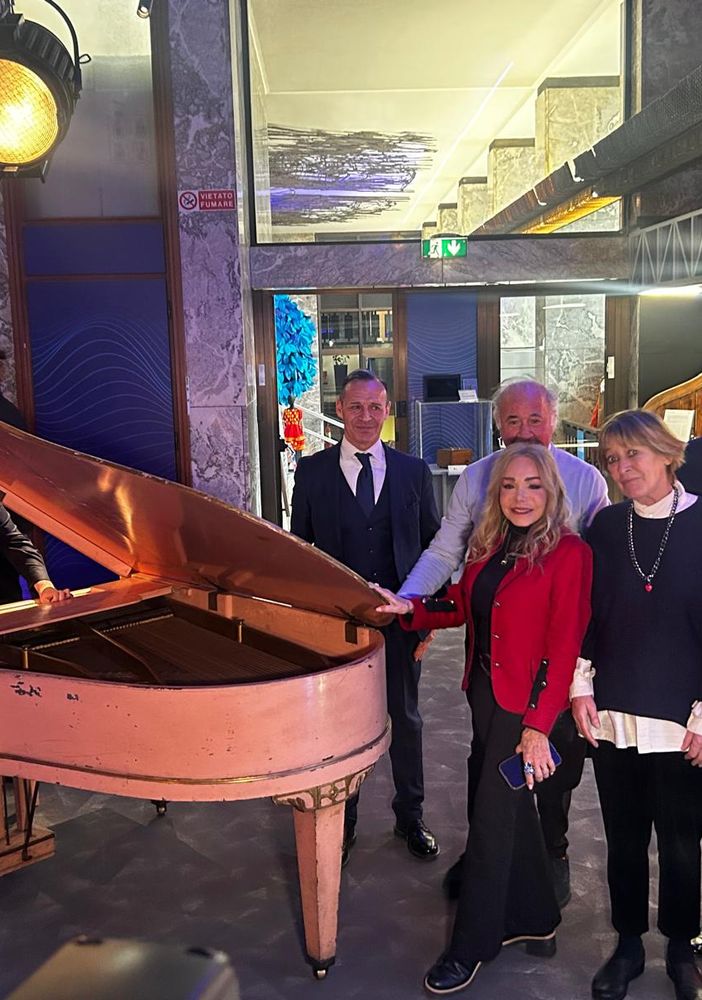 Al museo Rai di Torino il pianoforte di Fred Buscaglione e il vestito di Maria Giovanna Elmi