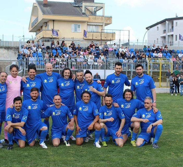 La nazionale calcio spettacolo a Nichelino per dire no alla violenza di genere
