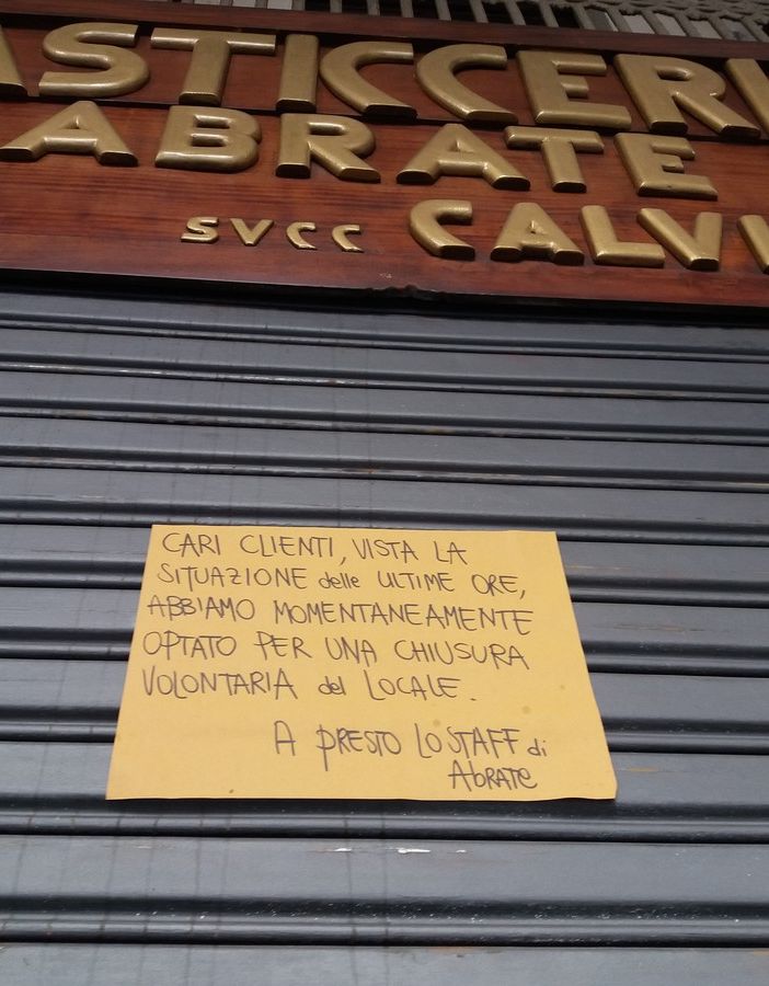In via Po scatta la serranda abbassata: &quot;Troppe perdite. Riapriremo quando tutto sarà passato&quot; [FOTO]