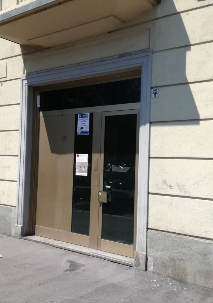 Via Giordano Bruno: un isolato intero (o quasi) con il cartello &quot;affittasi&quot; (FOTO)