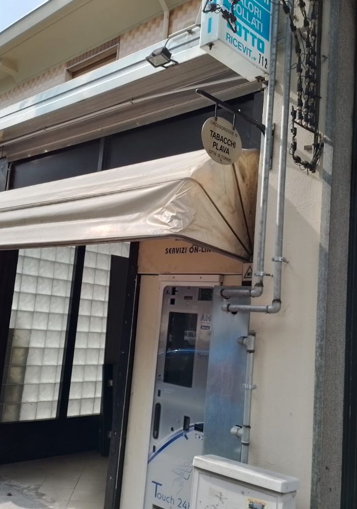 Spaccate, rapine a mano armata, furti: via Plava vive nel terrore: &quot;Sembra di essere nel Far West&quot;