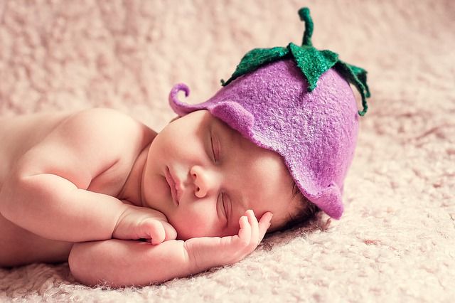 neonato che dorme