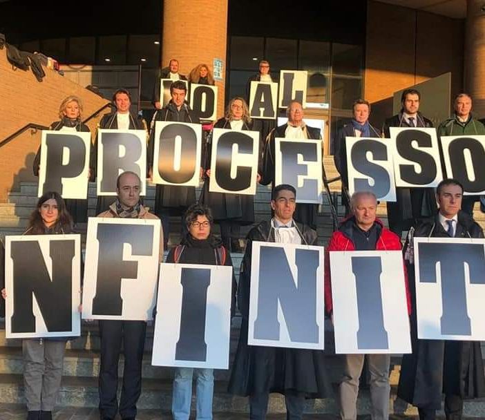 Flash mob degli avvocati torinesi contro la riforma della prescrizione