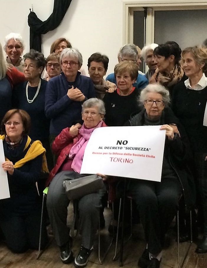 Donne che dicono no: a San Salvario le veterane della sinistra contro il Decreto Sicurezza