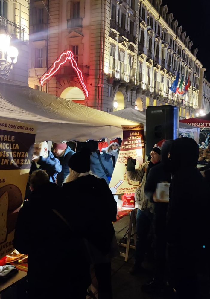Il presidio No greenpass di ieri pomeriggio, 25 dicembre