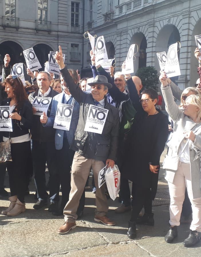 Ztl prolungata a Torino, il fronte del No in Comune: &quot;Il centro rischia di desertificarsi: pronti al referendum&quot;